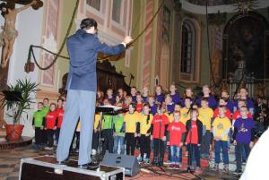 Koncert Policijskega pihalnega orkestra z gosti z dobrodelno noto 13